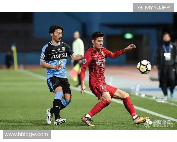 上港与川崎激战正酣比分悬念迭起球迷热情高涨